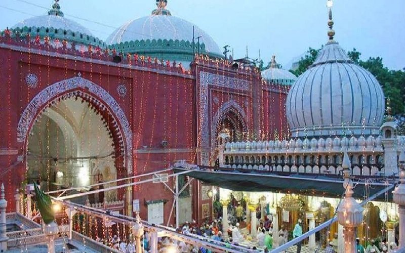 Famous Dargah In India, Dargah, Religious Places, Haji Ali Dargah, Hazrat Nizamuddin Dargah, Delhi, Haridwar, Travelling Places, भारत की खूबसूरत जगह, Travel Hindi Tips Best, Tourist Places Guide, ट्रैवलिंग टिप्स इन हिंदी