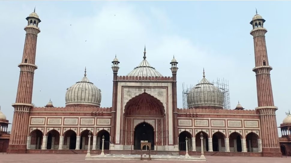 Famous Dargah In India, Dargah, Religious Places, Haji Ali Dargah, Hazrat Nizamuddin Dargah, Delhi, Haridwar, Travelling Places, भारत की खूबसूरत जगह, Travel Hindi Tips Best, Tourist Places Guide, ट्रैवलिंग टिप्स इन हिंदी