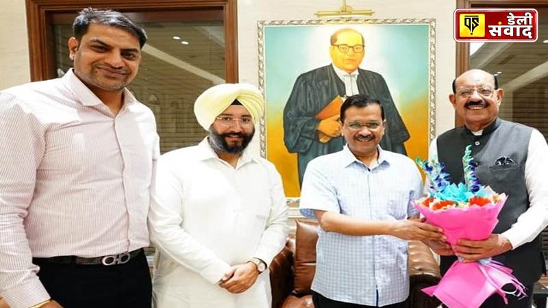 Mohinder Bhagat with Kejriwal