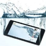 smartphone falls in water