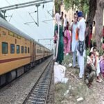 Jammu Tawi-Ahmedabad Express train stopped at Kasubegu railway station.