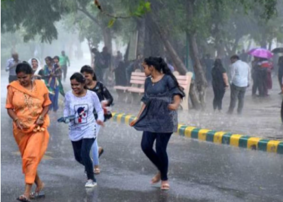 Weather Update: 9 जुलाई का मौसम, दिल्ली वालों को बारिश का इंतजार, यूपी-बिहार में बाढ़ का कहर, मुंबई में रेड अलर्ट