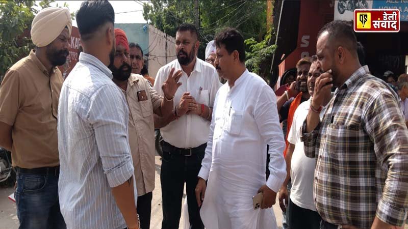 MLA Raman Arora went among the people and listened to their problems, gave instructions to the officials