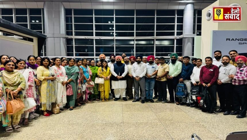 50 Head Masters/Head Mistresses leave for training at IIM Ahmedabad: Harjot Singh Bains