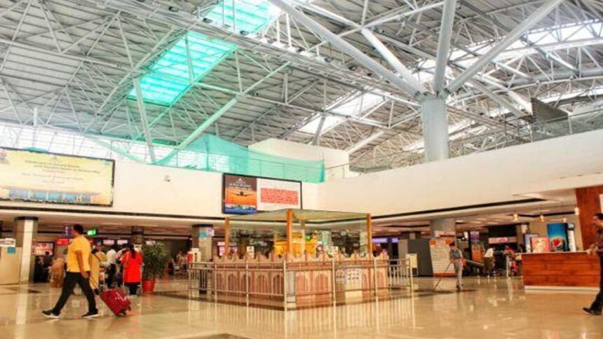 Amritsar Airport: अमृतसर हवाई अड्डे पर 1 अप्रैल से उड़ान सेवाओं में होगा बड़ा बदलाव; पढ़े पूरी खबर