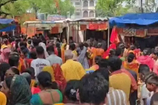 Bihar: मंदिर में भगदड़ मचने से 8 श्रद्धालुओं की मौत, कई लोग घायल, मेले में मची अफरा-तफरी